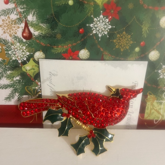 Cardinal Bird Brooch - Picture 3 of 5